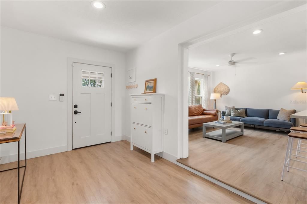 Active With Contract: $339,000 (3 beds, 1 baths, 1152 Square Feet)
