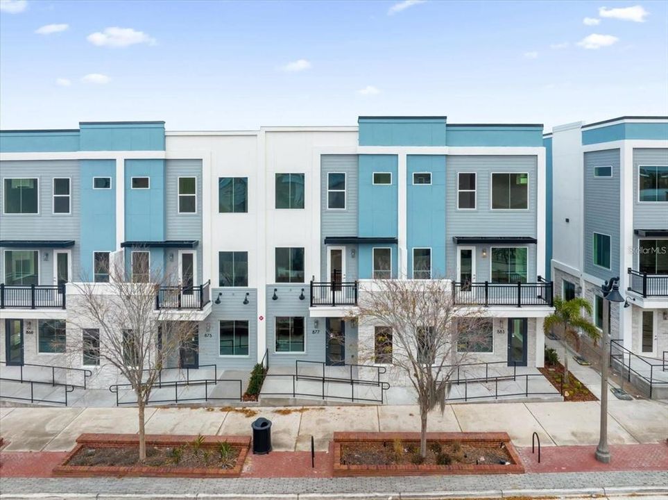 For Rent: $2,895 (3 beds, 2 baths, 2020 Square Feet)