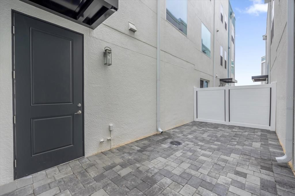 For Rent: $2,895 (3 beds, 2 baths, 2020 Square Feet)