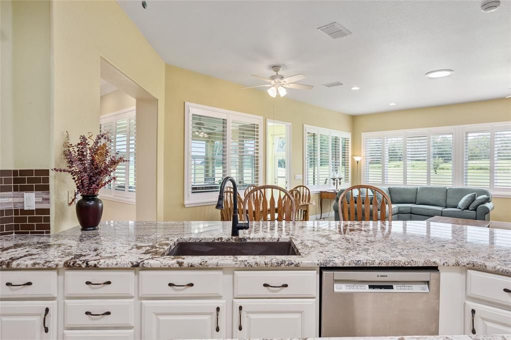 For Sale: $551,000 (2 beds, 2 baths, 2333 Square Feet)