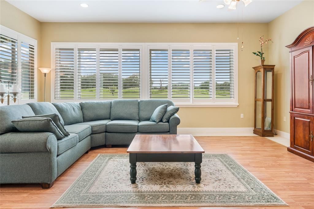 For Sale: $551,000 (2 beds, 2 baths, 2333 Square Feet)