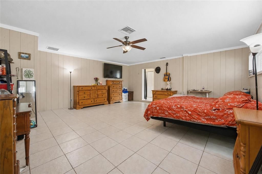 For Sale: $845,000 (5 beds, 2 baths, 3730 Square Feet)