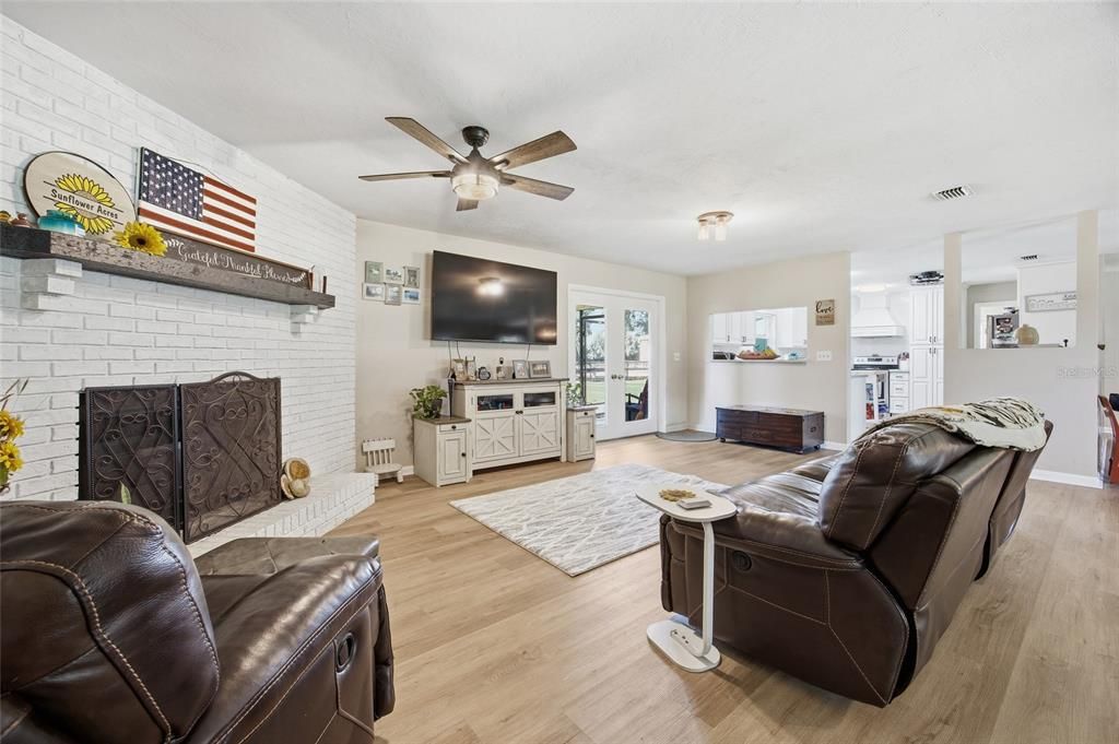 For Sale: $845,000 (5 beds, 2 baths, 3730 Square Feet)