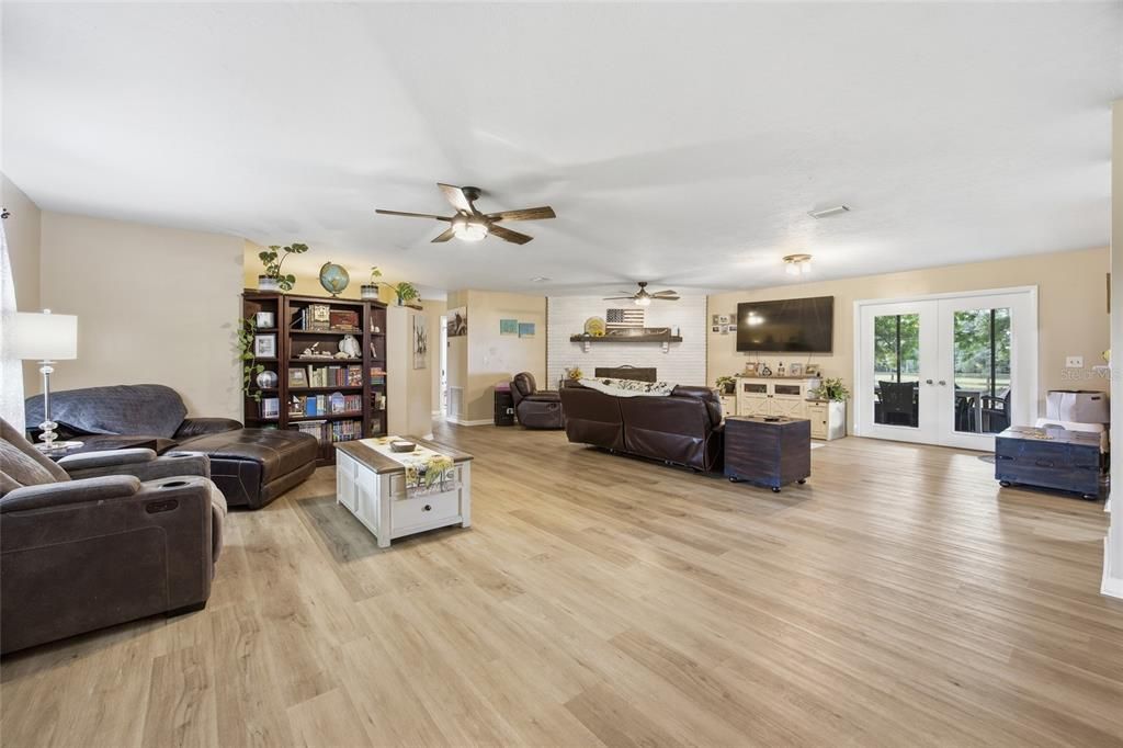 For Sale: $845,000 (5 beds, 2 baths, 3730 Square Feet)