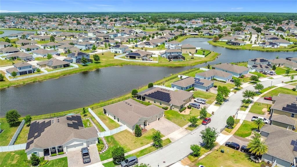 Под контрактом: $334,999 (3 спален, 2 ванн, 2087 Квадратных фут)