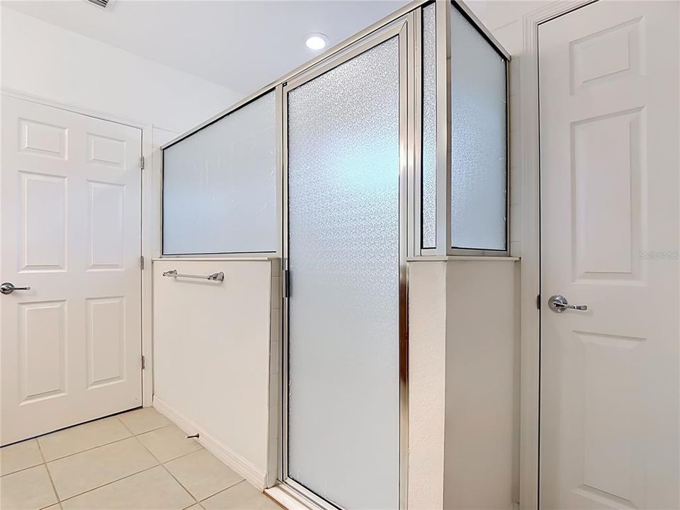 Под контрактом: $334,999 (3 спален, 2 ванн, 2087 Квадратных фут)