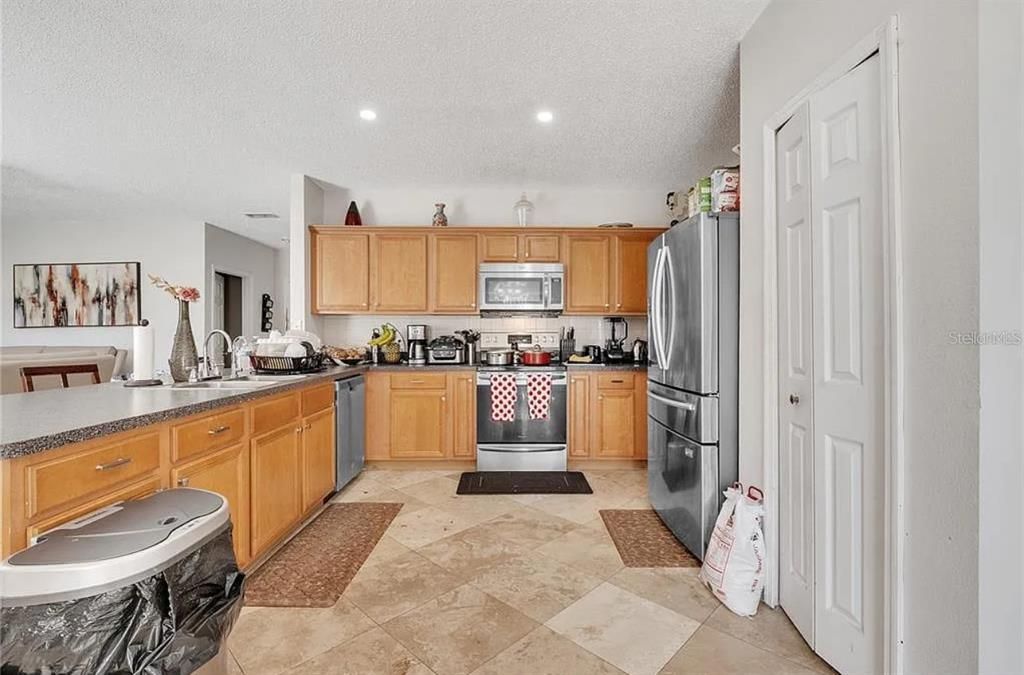 В аренду: $2,500 (4 спален, 2 ванн, 2806 Квадратных фут)