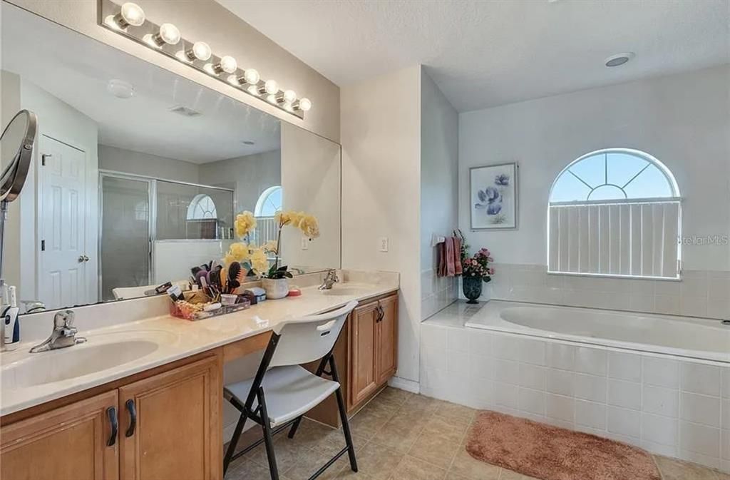 В аренду: $2,500 (4 спален, 2 ванн, 2806 Квадратных фут)