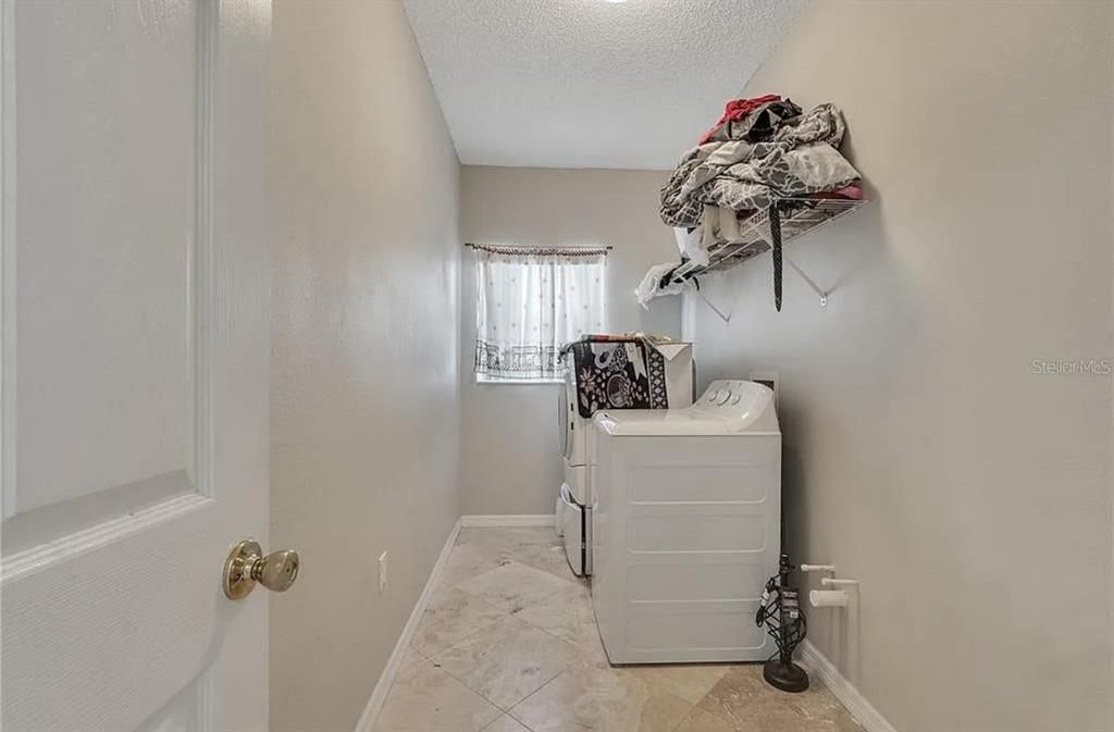 В аренду: $2,500 (4 спален, 2 ванн, 2806 Квадратных фут)