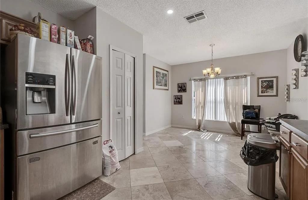 В аренду: $2,500 (4 спален, 2 ванн, 2806 Квадратных фут)