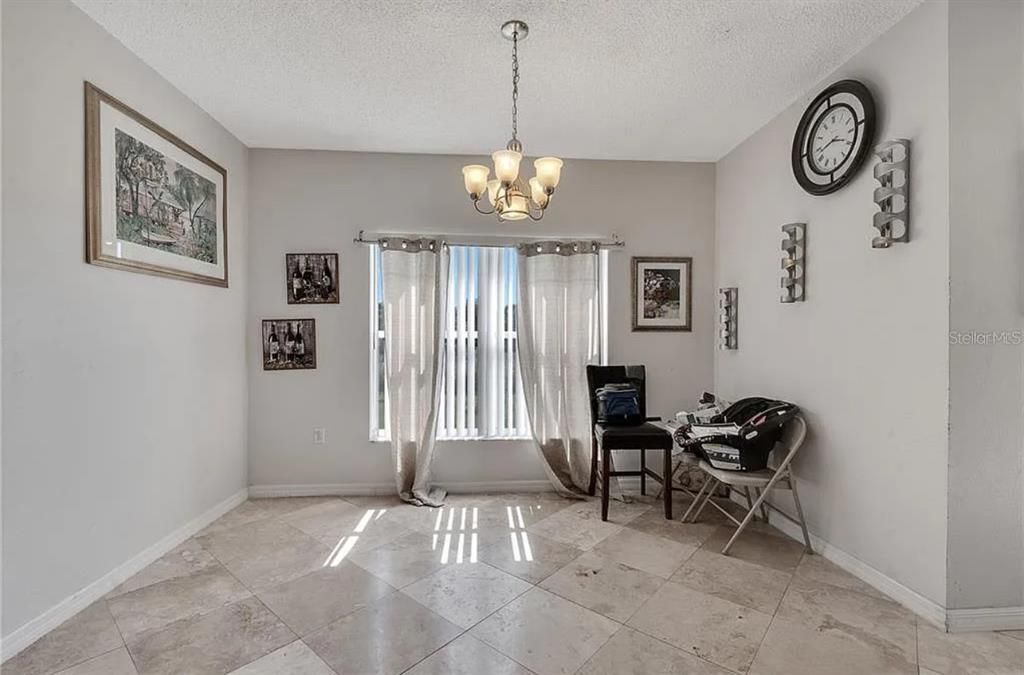 В аренду: $2,500 (4 спален, 2 ванн, 2806 Квадратных фут)