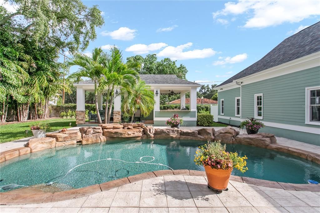 En Venta: $3,449,000 (5 camas, 4 baños, 5159 Pies cuadrados)