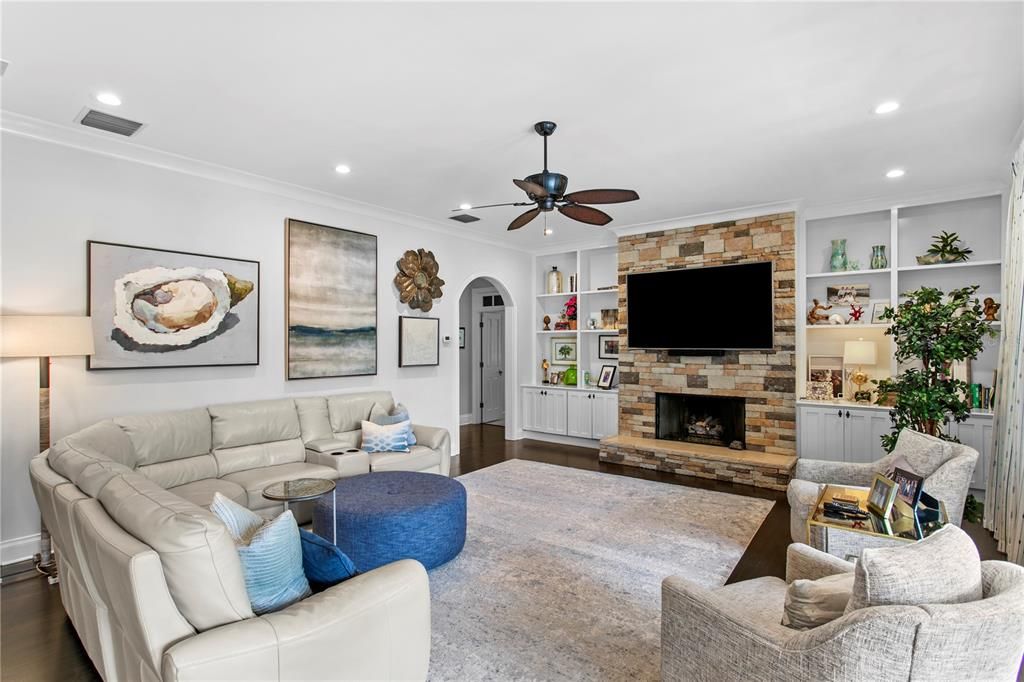 En Venta: $3,449,000 (5 camas, 4 baños, 5159 Pies cuadrados)