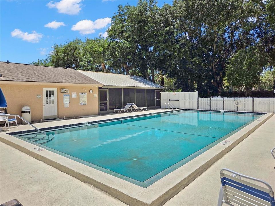 Activo con contrato: $373,000 (3 camas, 2 baños, 1911 Pies cuadrados)