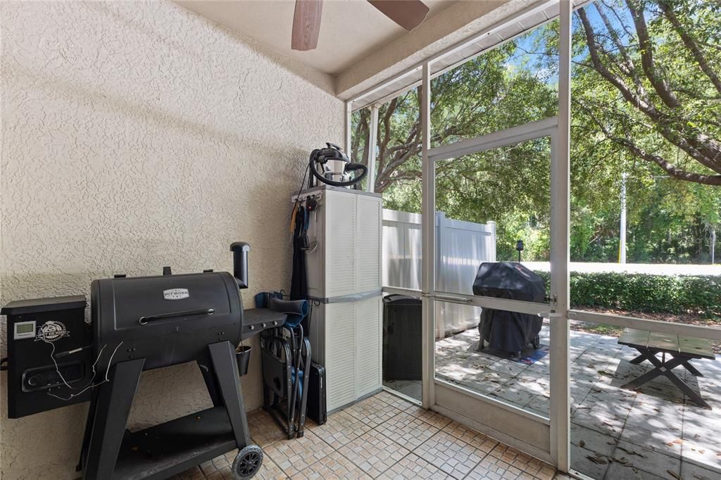 Activo con contrato: $373,000 (3 camas, 2 baños, 1911 Pies cuadrados)