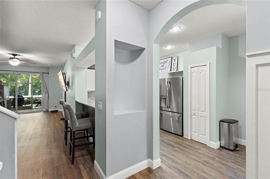 Activo con contrato: $373,000 (3 camas, 2 baños, 1911 Pies cuadrados)