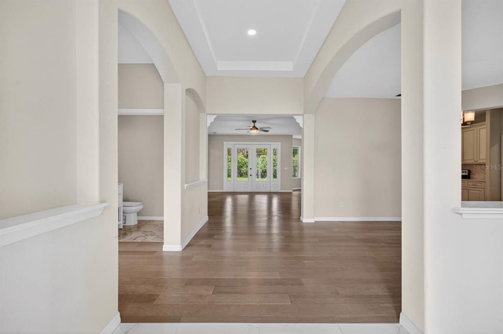 Activo con contrato: $362,500 (4 camas, 2 baños, 2488 Pies cuadrados)