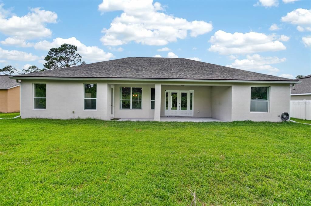 Activo con contrato: $362,500 (4 camas, 2 baños, 2488 Pies cuadrados)