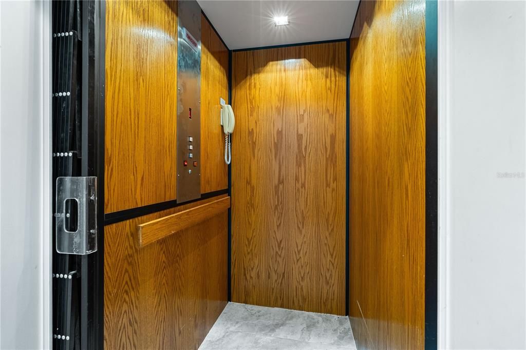 For Sale: $7,480,000 (5 beds, 6 baths, 5099 Square Feet)
