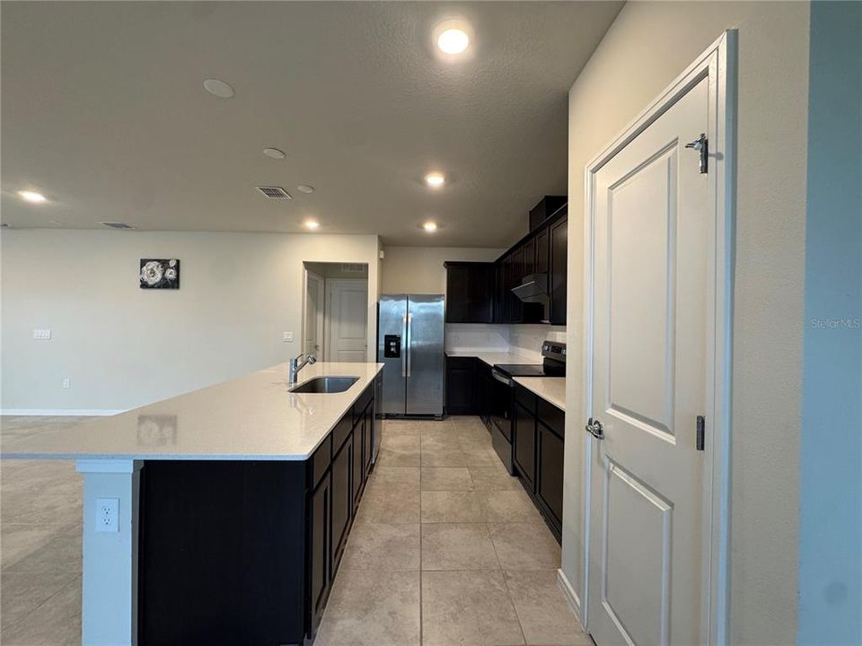 Active With Contract: $2,700 (4 beds, 3 baths, 2616 Square Feet)