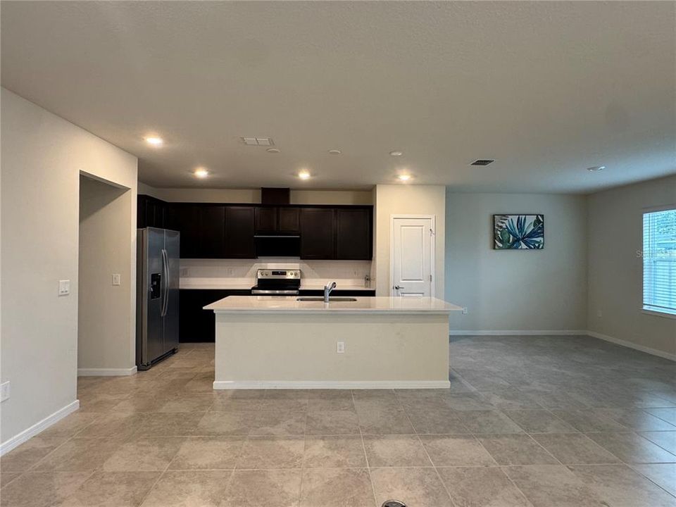 Active With Contract: $2,700 (4 beds, 3 baths, 2616 Square Feet)