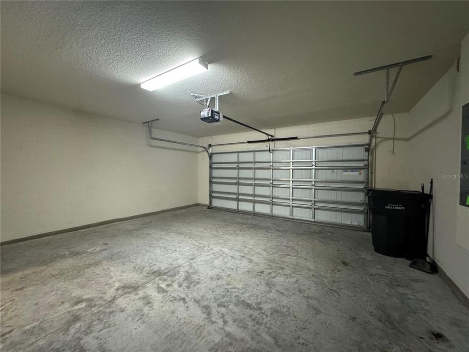 Active With Contract: $2,700 (4 beds, 3 baths, 2616 Square Feet)