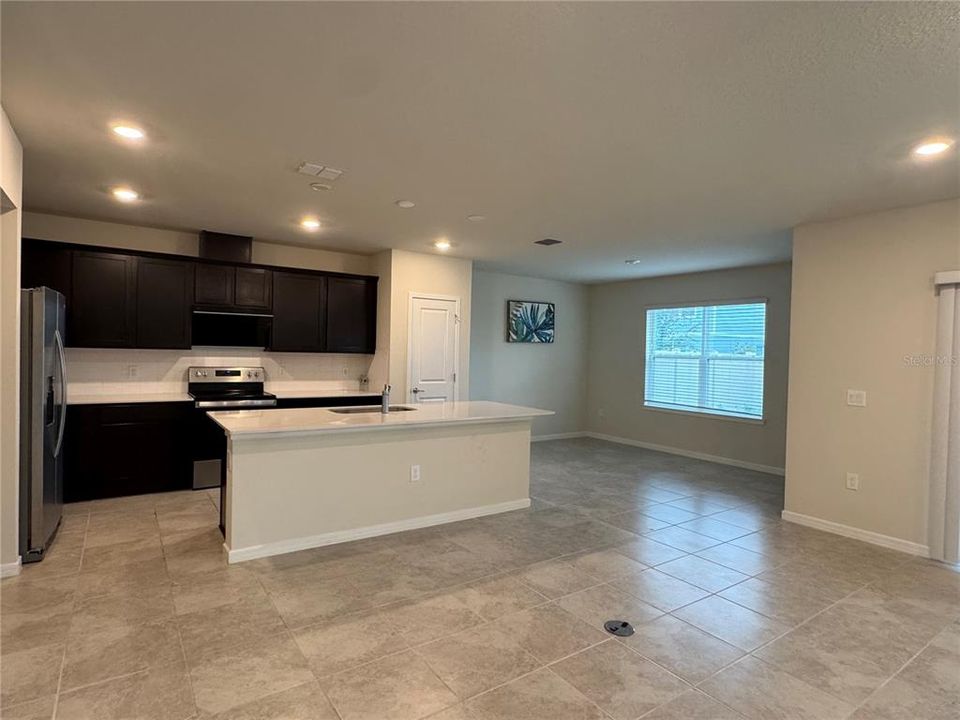 Active With Contract: $2,700 (4 beds, 3 baths, 2616 Square Feet)