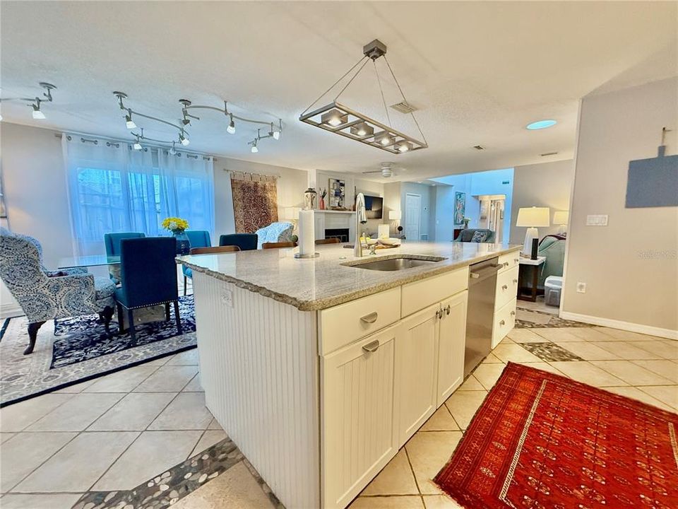For Sale: $775,000 (4 beds, 3 baths, 2580 Square Feet)