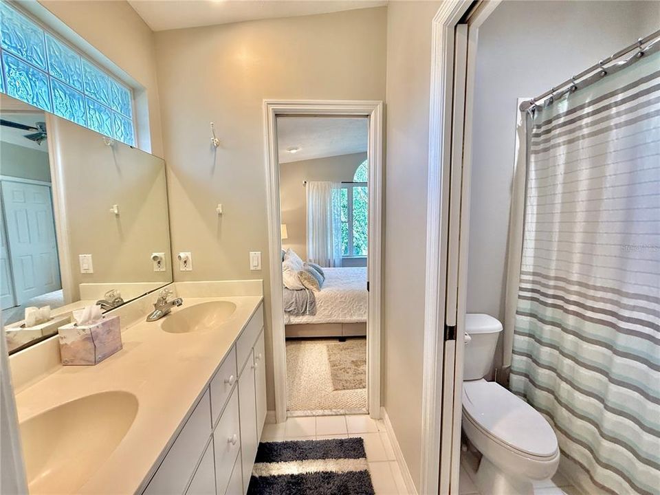For Sale: $775,000 (4 beds, 3 baths, 2580 Square Feet)