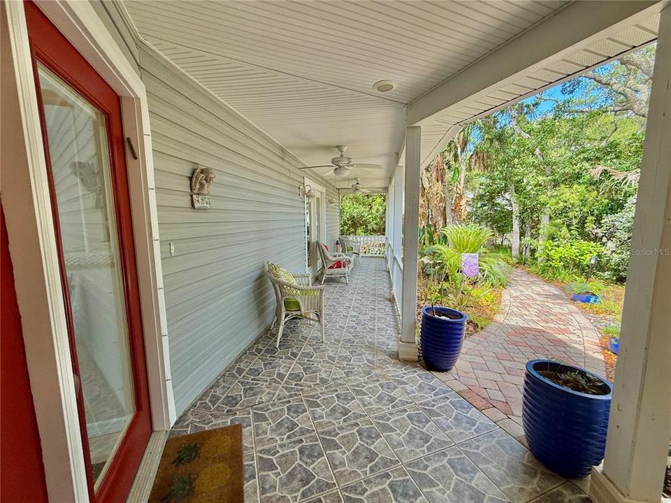 For Sale: $775,000 (4 beds, 3 baths, 2580 Square Feet)