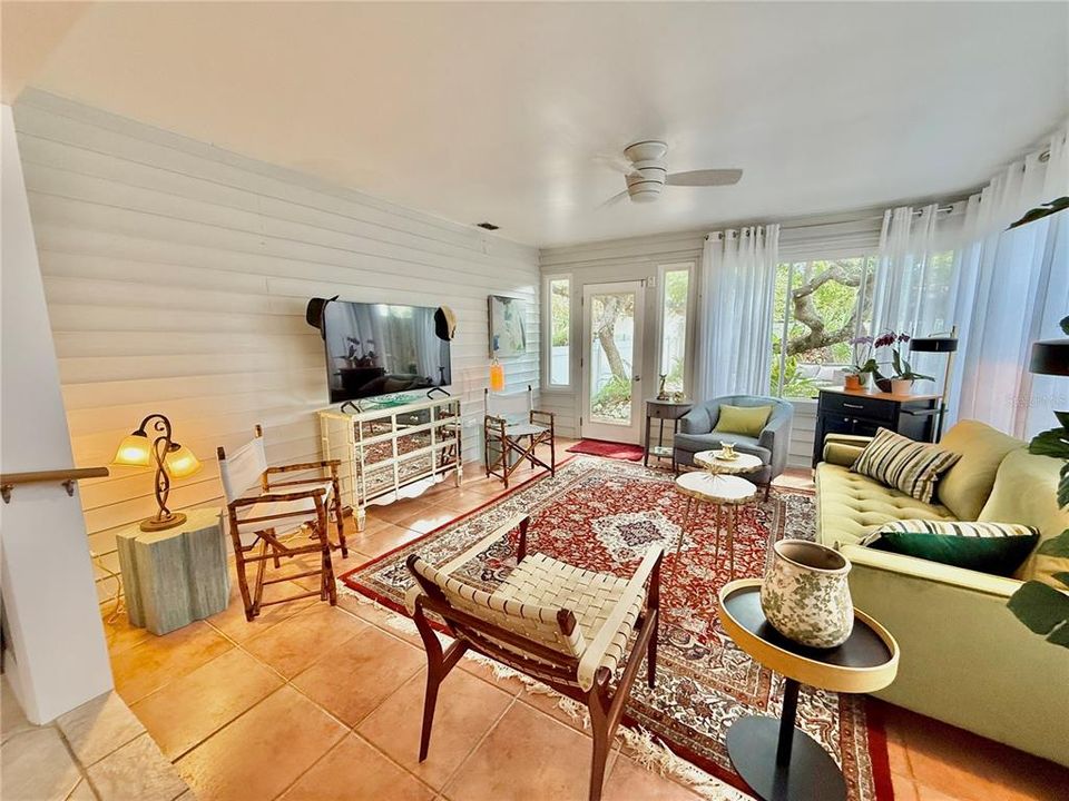 For Sale: $775,000 (4 beds, 3 baths, 2580 Square Feet)