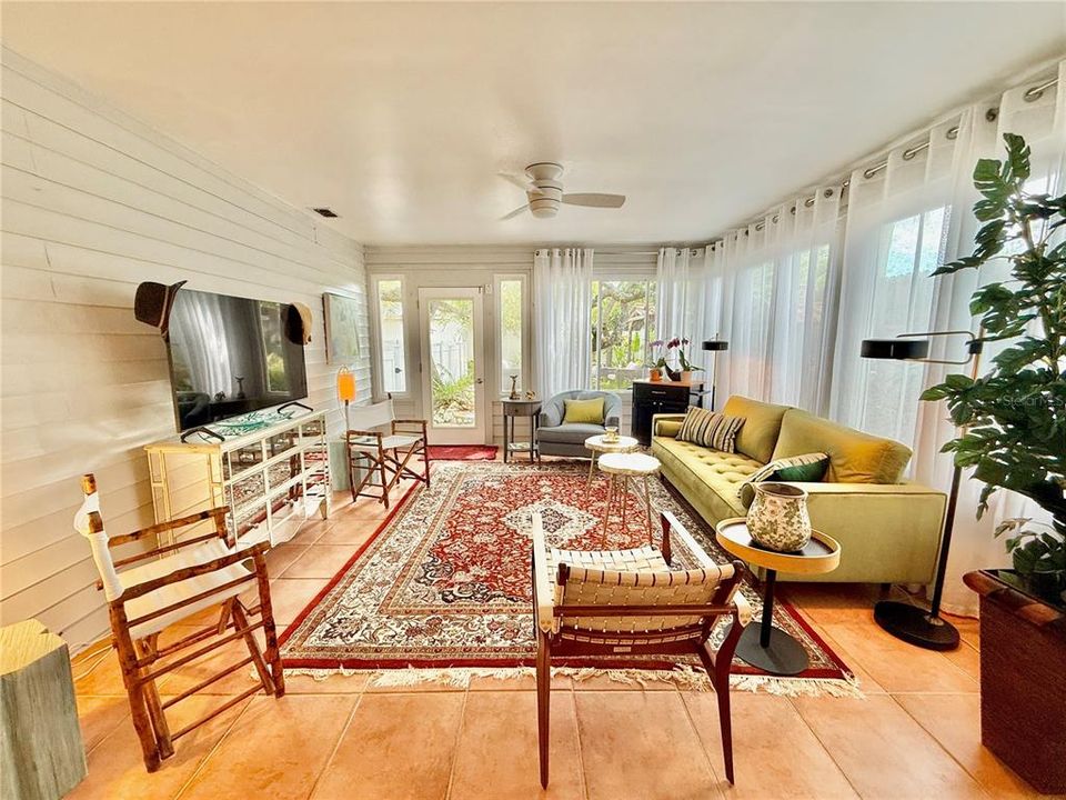 For Sale: $775,000 (4 beds, 3 baths, 2580 Square Feet)