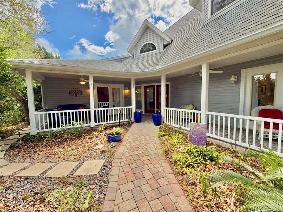 For Sale: $775,000 (4 beds, 3 baths, 2580 Square Feet)