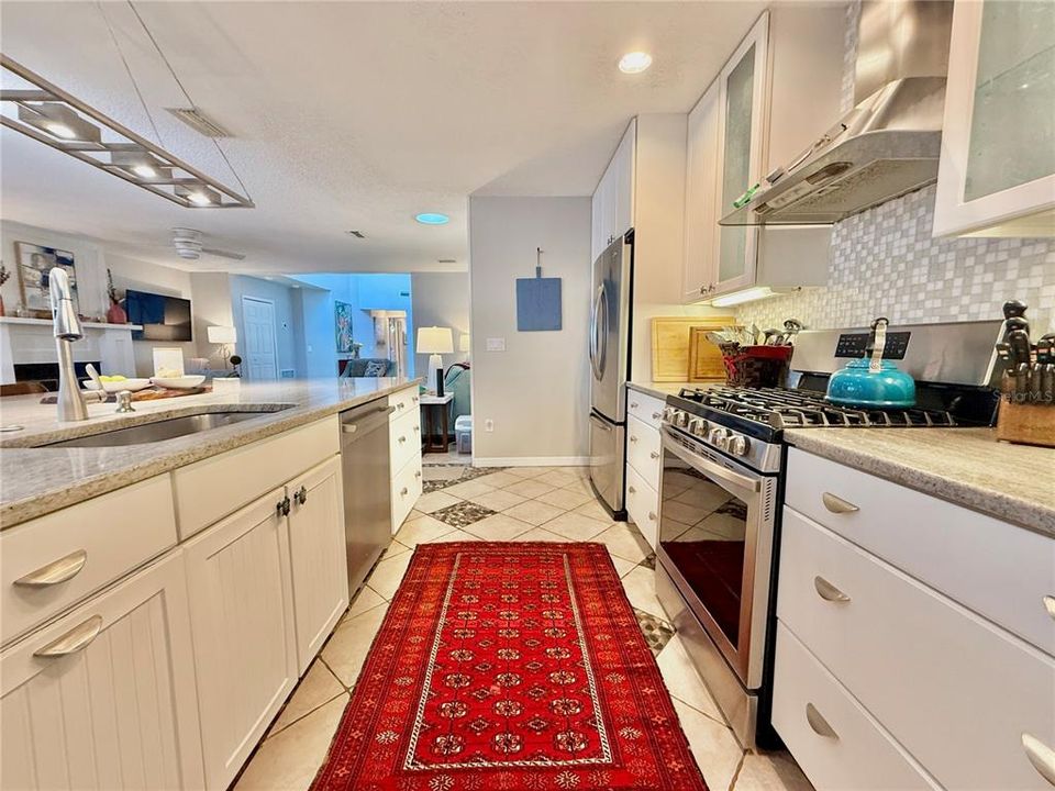 For Sale: $775,000 (4 beds, 3 baths, 2580 Square Feet)