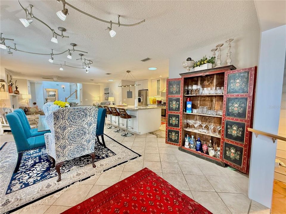 For Sale: $775,000 (4 beds, 3 baths, 2580 Square Feet)