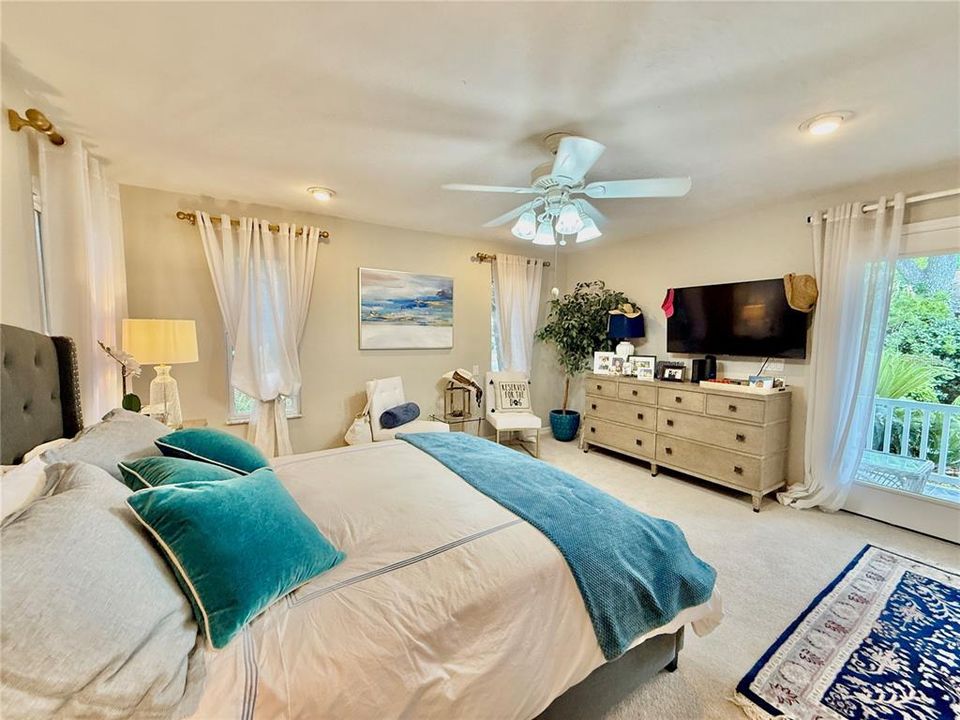 For Sale: $775,000 (4 beds, 3 baths, 2580 Square Feet)