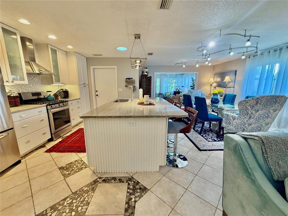 For Sale: $775,000 (4 beds, 3 baths, 2580 Square Feet)