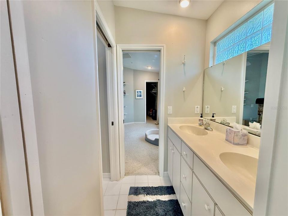For Sale: $775,000 (4 beds, 3 baths, 2580 Square Feet)