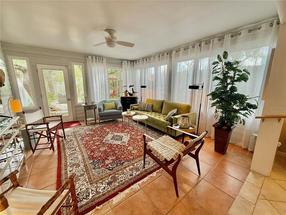 For Sale: $775,000 (4 beds, 3 baths, 2580 Square Feet)