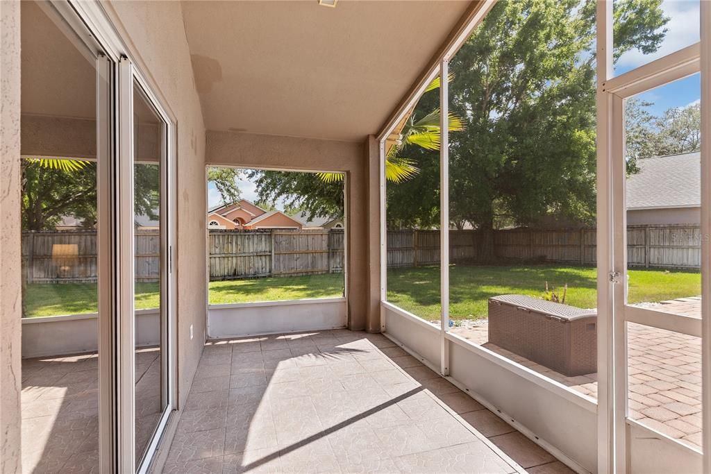 Activo con contrato: $425,000 (3 camas, 2 baños, 1642 Pies cuadrados)