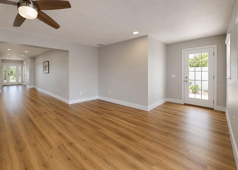 En Venta: $640,000 (3 camas, 2 baños, 1810 Pies cuadrados)