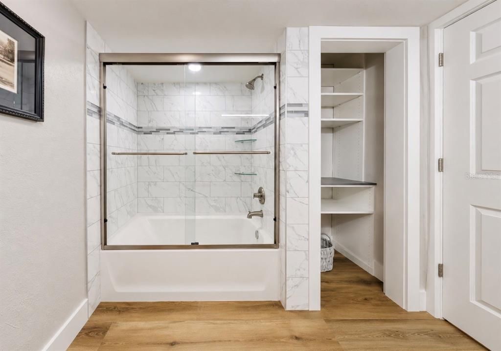 En Venta: $640,000 (3 camas, 2 baños, 1810 Pies cuadrados)