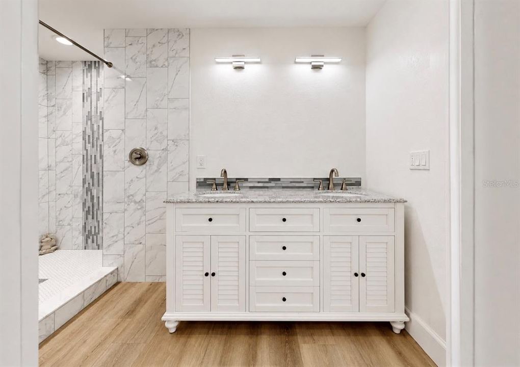 En Venta: $640,000 (3 camas, 2 baños, 1810 Pies cuadrados)