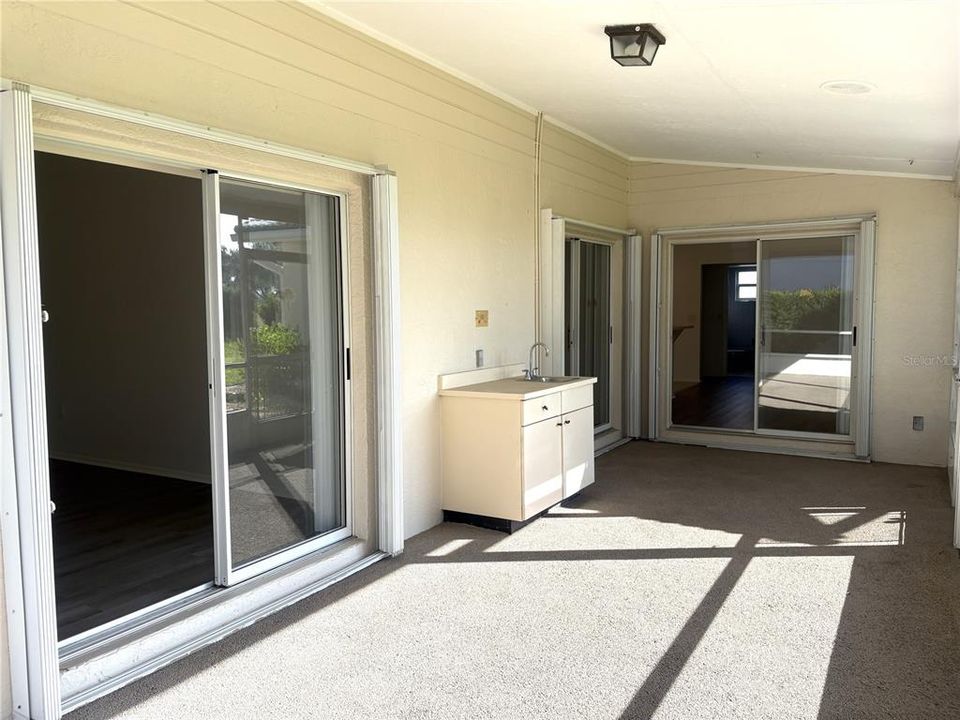 For Rent: $2,250 (3 beds, 2 baths, 1934 Square Feet)