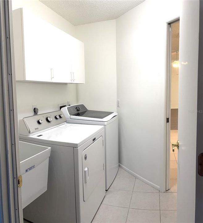 For Rent: $2,250 (3 beds, 2 baths, 1934 Square Feet)