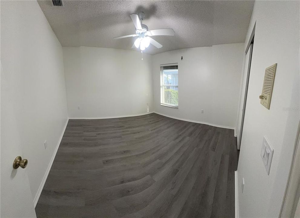 For Rent: $2,250 (3 beds, 2 baths, 1934 Square Feet)