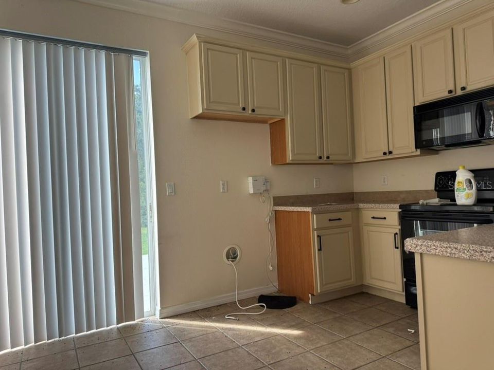 На продажу: $225,000 (2 спален, 2 ванн, 1216 Квадратных фут)