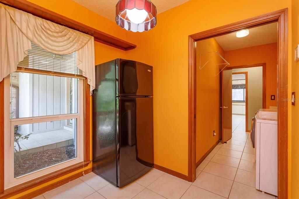 Activo con contrato: $599,000 (4 camas, 2 baños, 2637 Pies cuadrados)