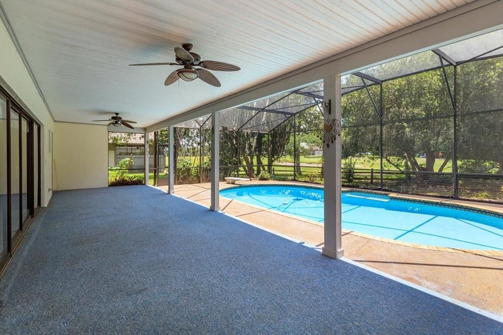 Activo con contrato: $599,000 (4 camas, 2 baños, 2637 Pies cuadrados)