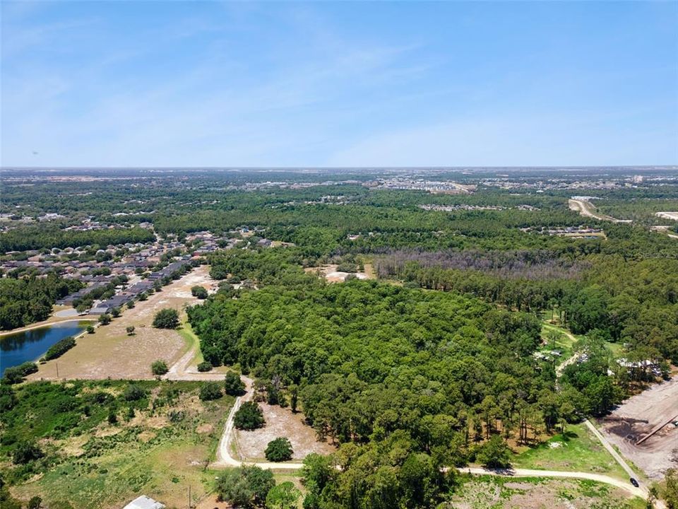 En Venta: $4,665,000 (25.49 acres)